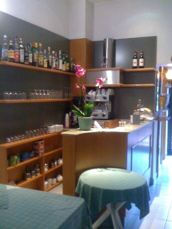 Paola Hotel *