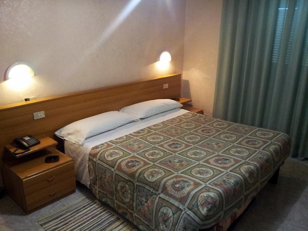 Acapulco Milan
