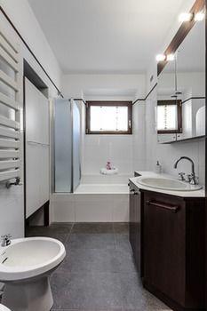 Hotel Suitelowcost - San Babila Duomo