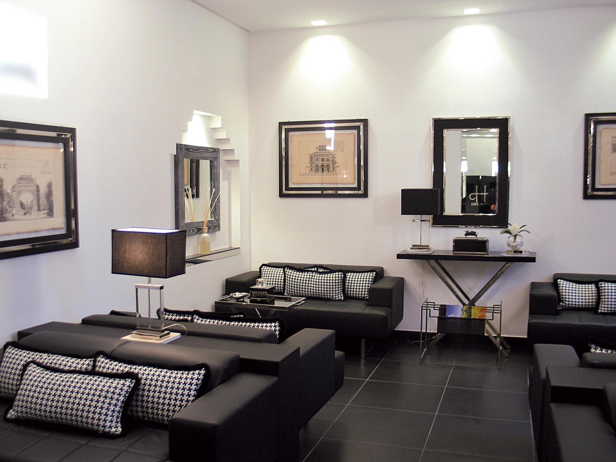 Lhp Napoleon Hotel