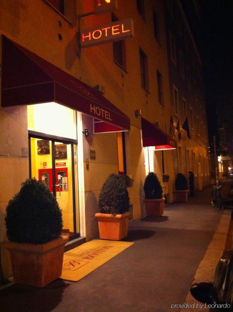 Boston Hotel 2*