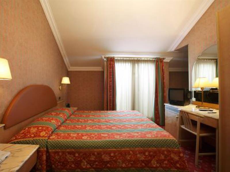 Hotel Lhp Napoleon 4*