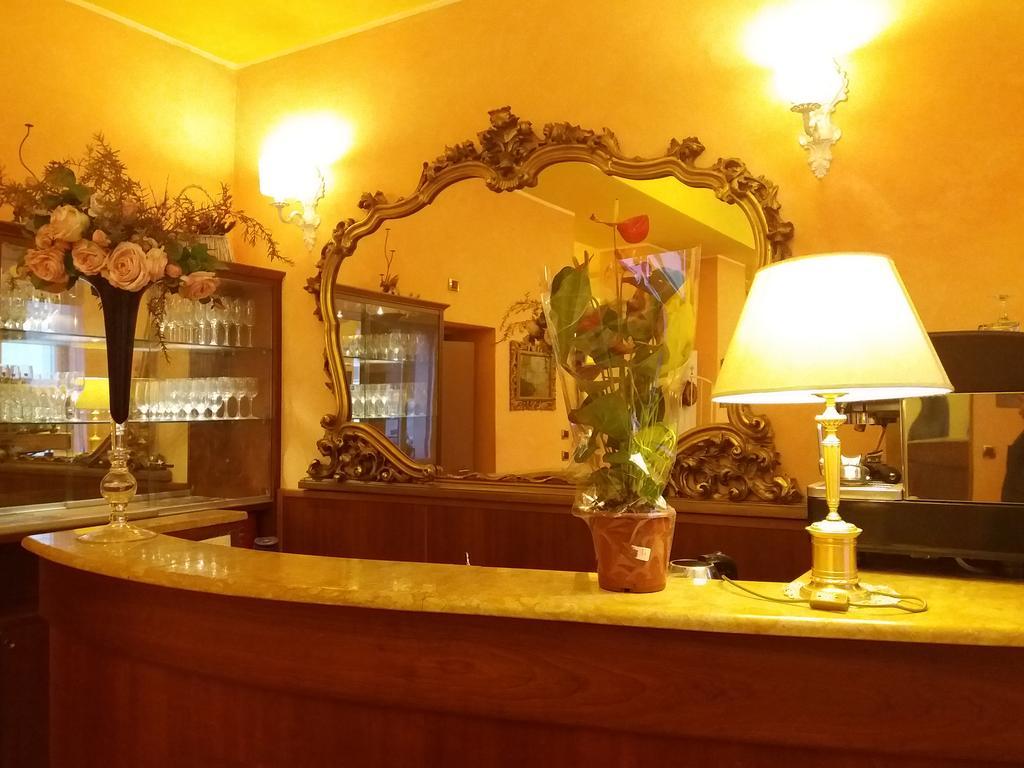 Hotel Boston 2*