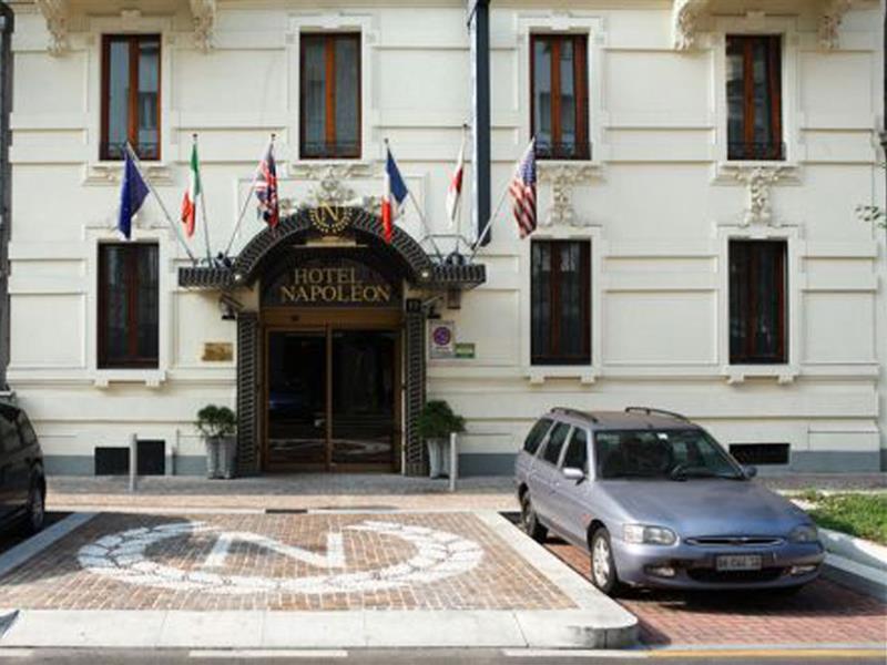 Lhp Napoleon Hotel