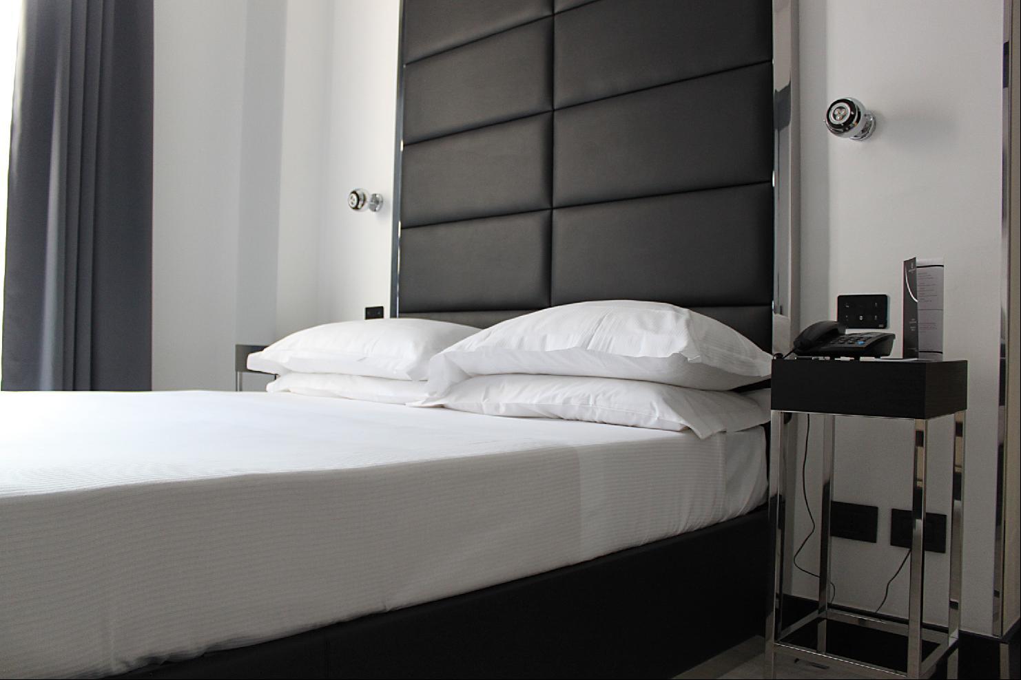 Lhp Napoleon Hotel