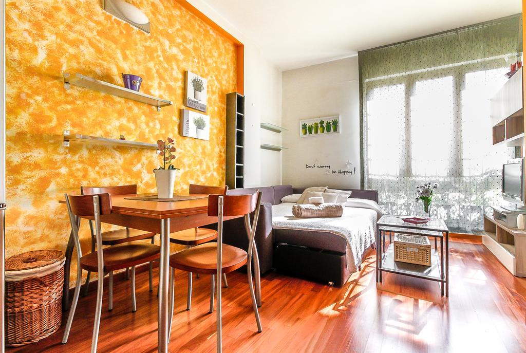 Alessia's Flat- Lorenteggio Apartment