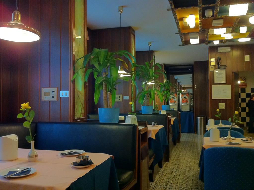 Hotel Mec Milão