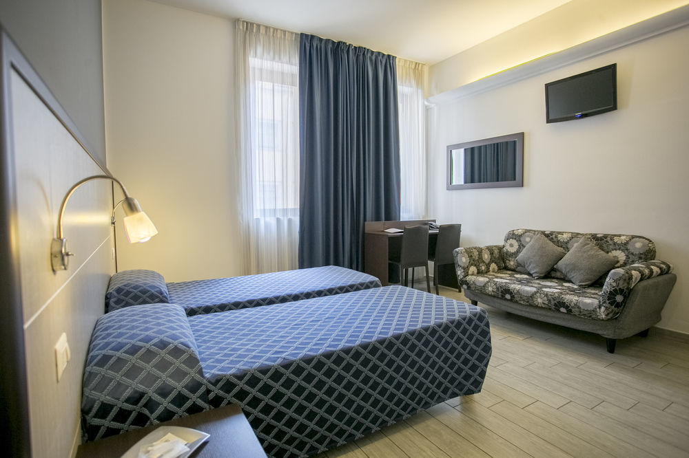 Av Hotel