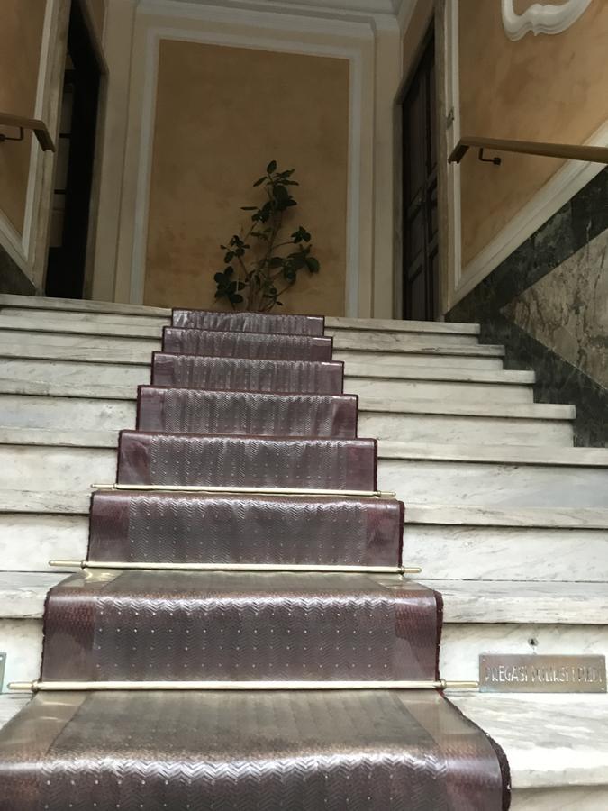 Paris 2* Milan