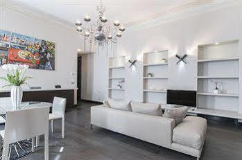 Royal Suites *