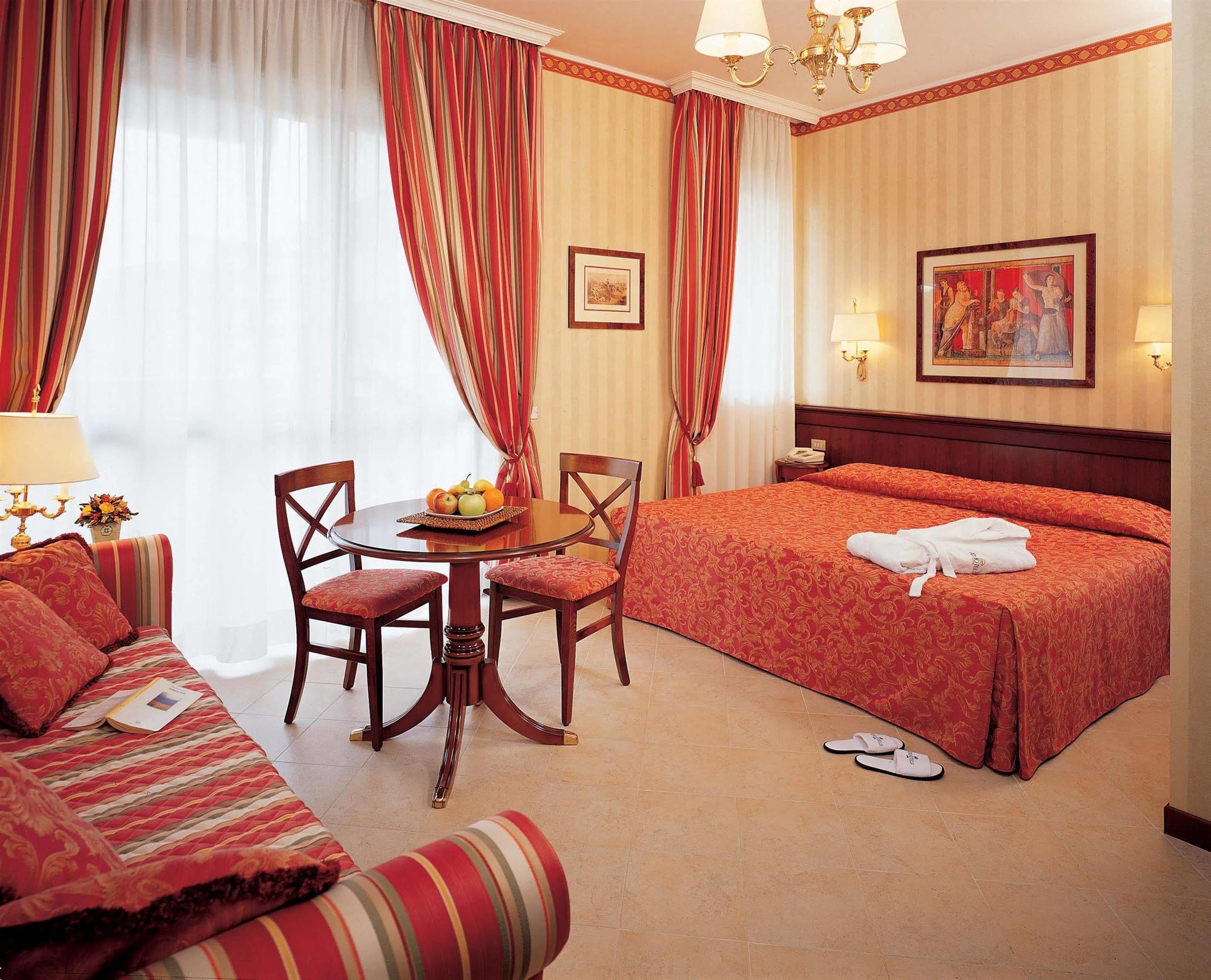 Aparthotel & Contessa Jolanda 4*