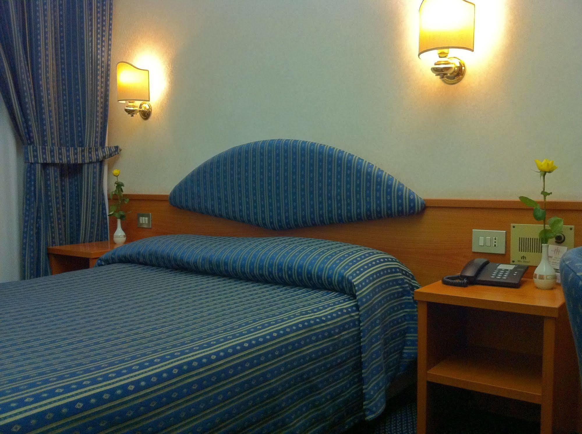 Hotel Mec Milão