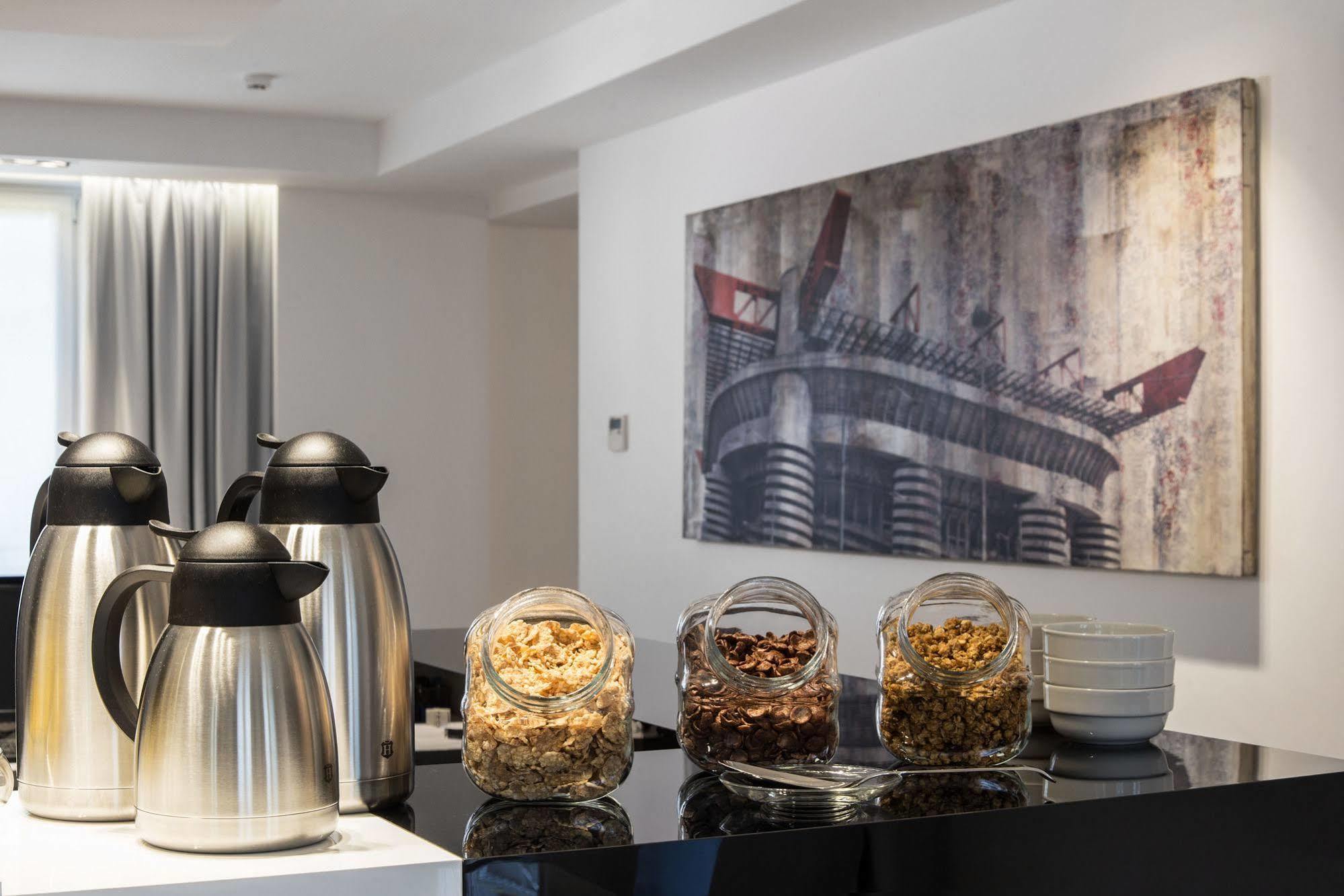 & Urban Padel Aparthotel Milano