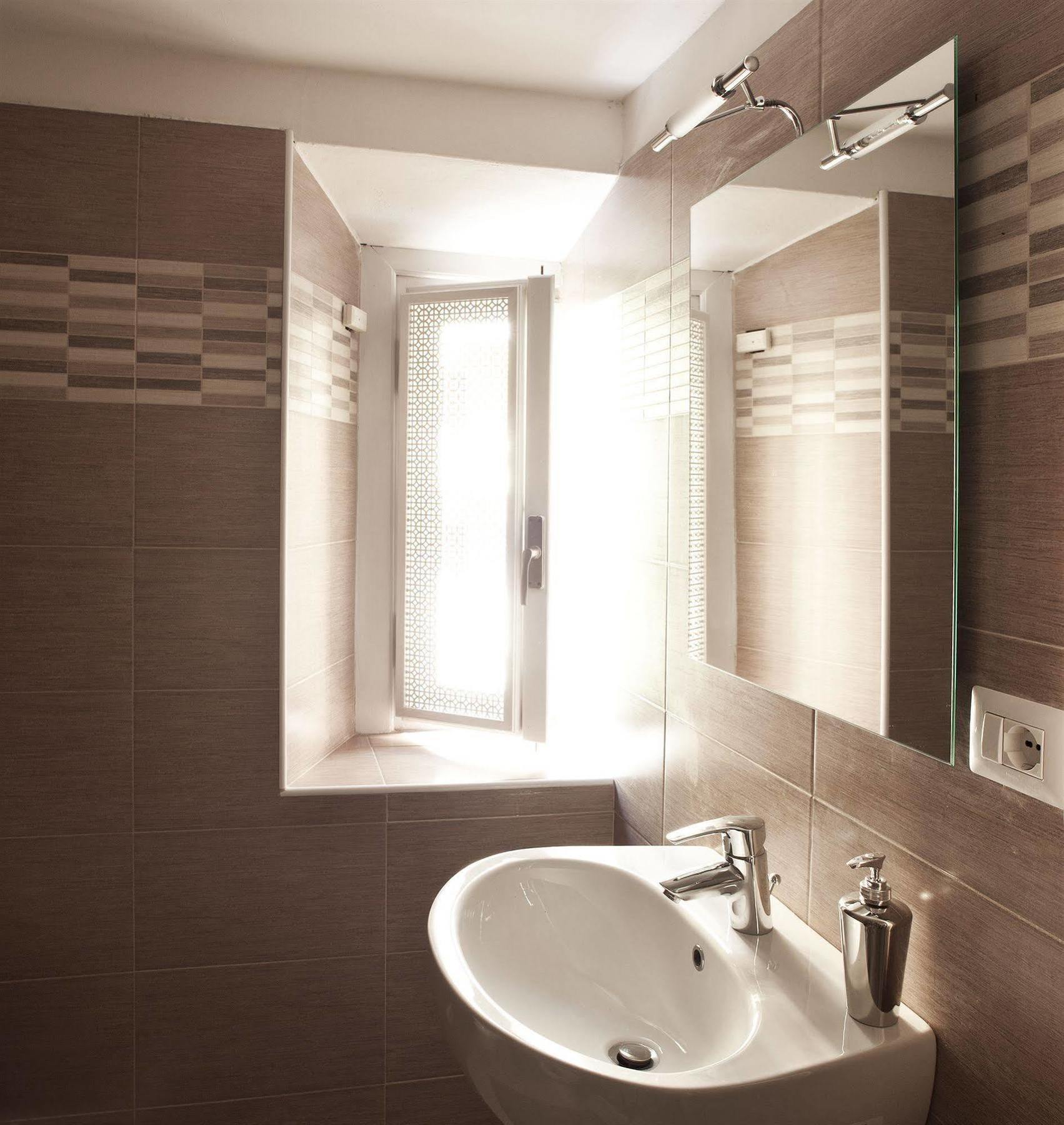 Italianway-borgospesso Milan