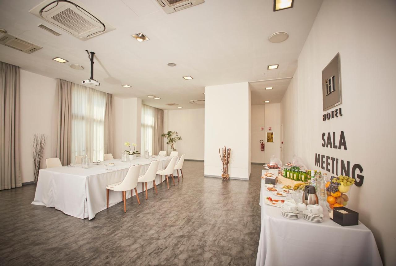Hotel Ih Lorenteggio 4*