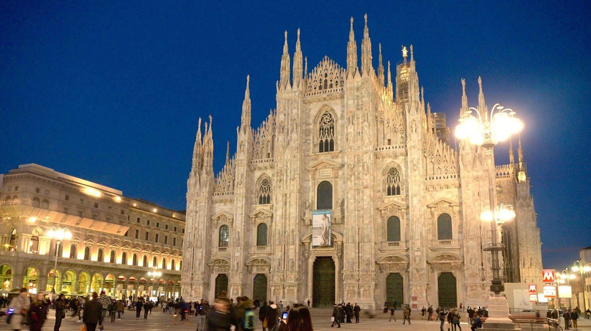 Hotel Suitelowcost - San Babila Duomo *