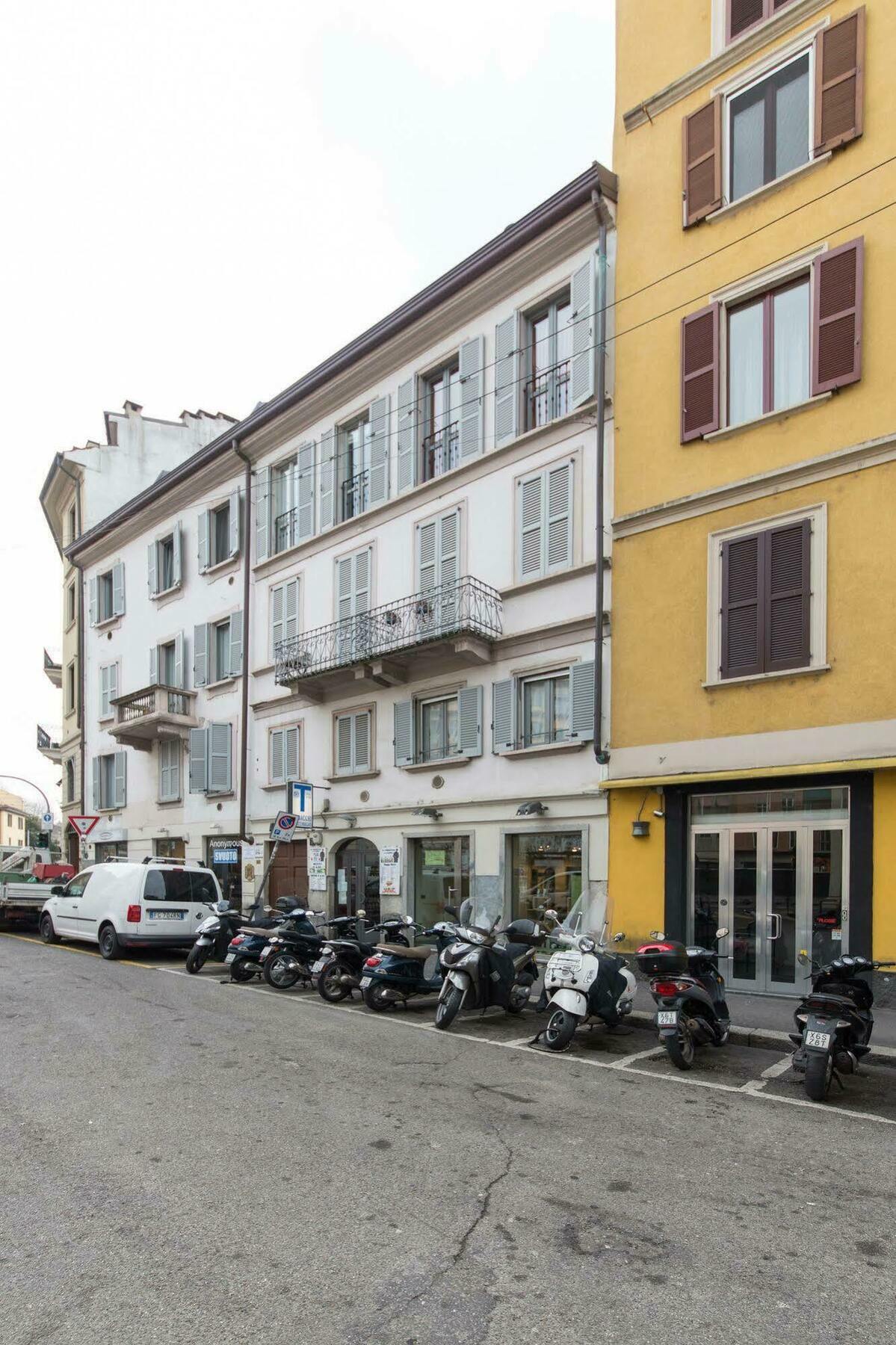 Suitelowcost - San Babila Duomo Hotel Milão