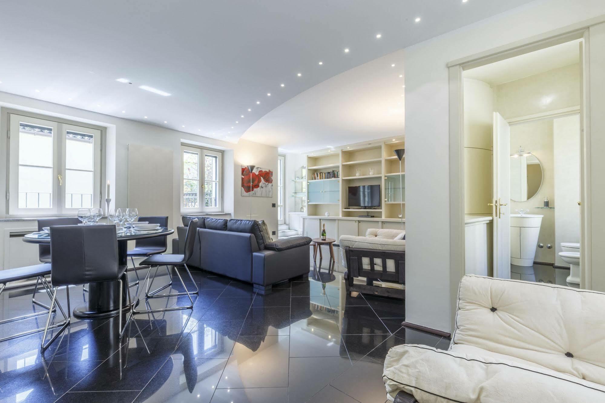 Suitelowcost - San Babila Duomo Hotel