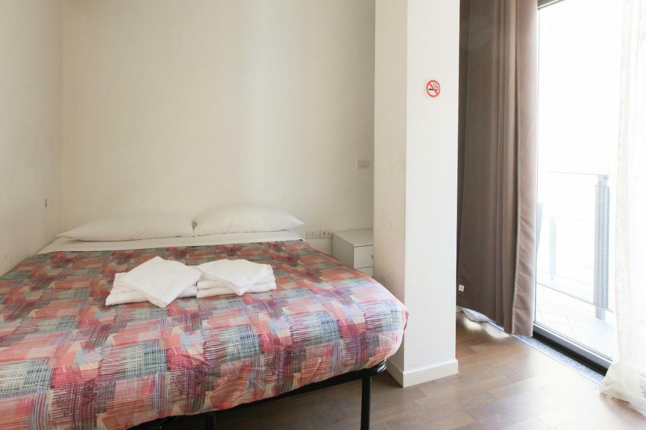 Guest house Red Line Division Milan