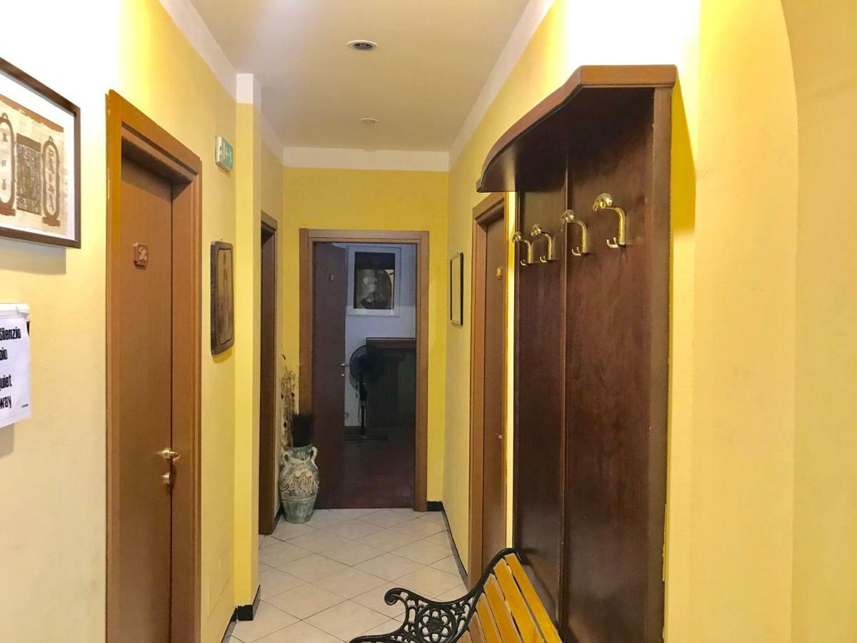 Edy Hotel *