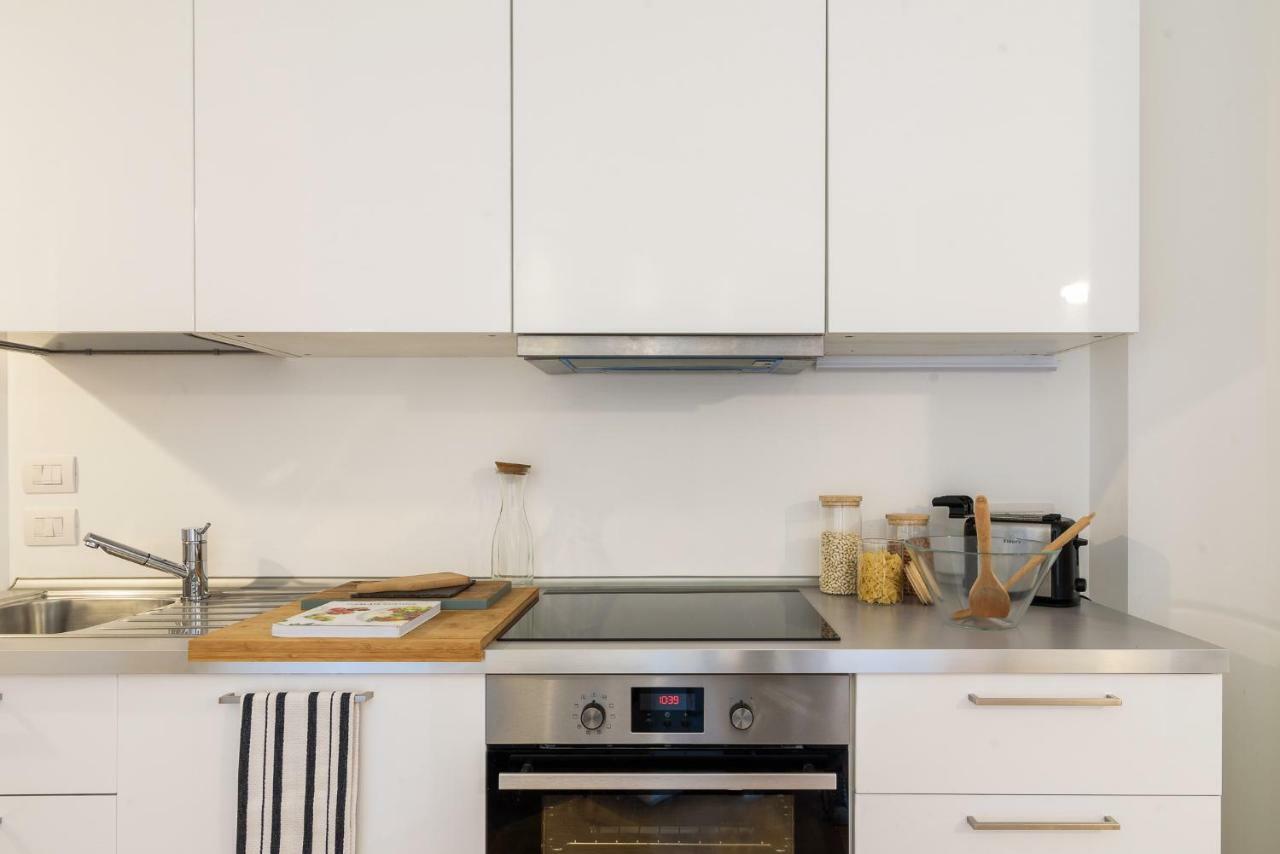 Apartamento Joivy Homey 1-bed With View Near Citylife Milão