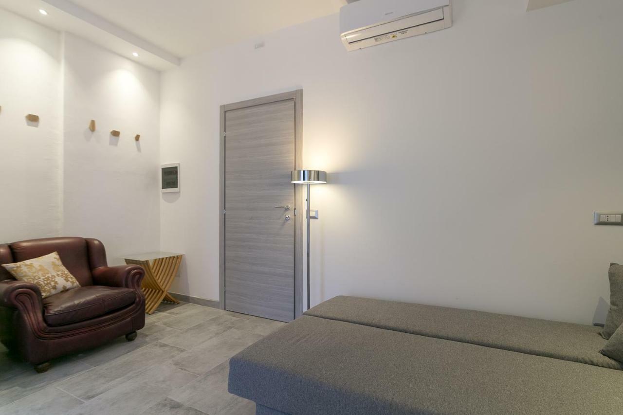 Central Station Intimate Apt Milan