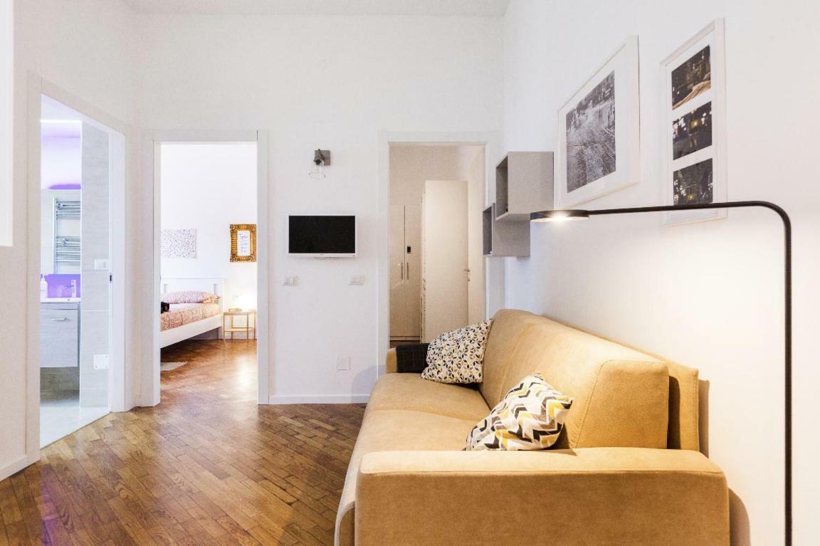 New Capolinea 5 - * Milan