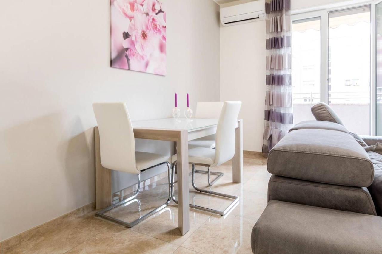 Altido Lovely For 6 Located In Vibrant Gallaratese Apartamento